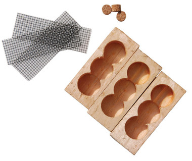 Three-Hole Queen Cages,Z496, Mann Lake Ltd.